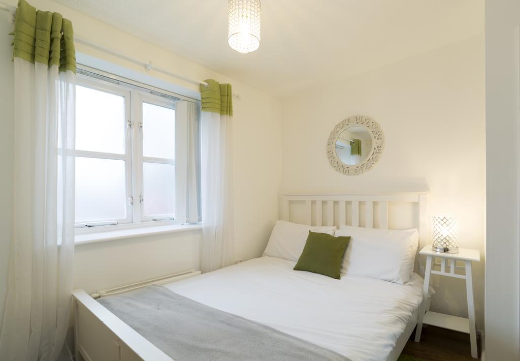 Quiet Riverside Apartment Londres Extérieur photo