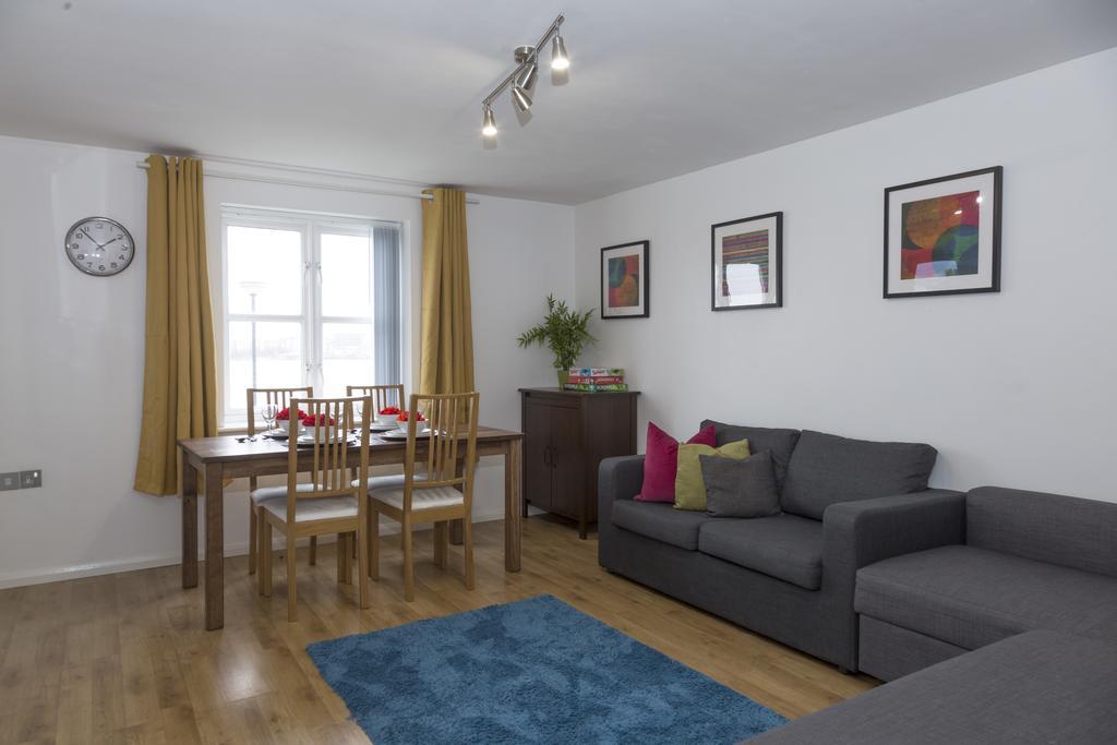 Quiet Riverside Apartment Londres Extérieur photo